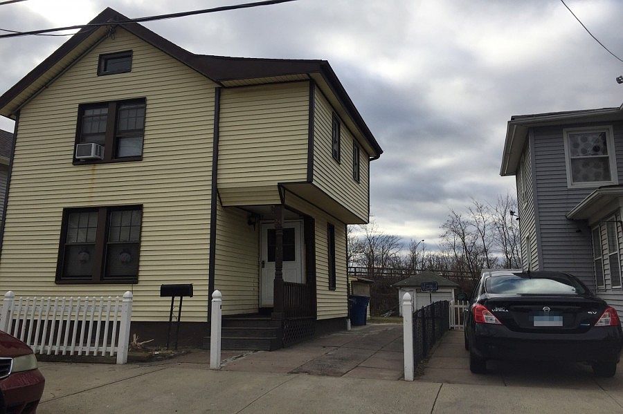 2nd image of 24 Morris St