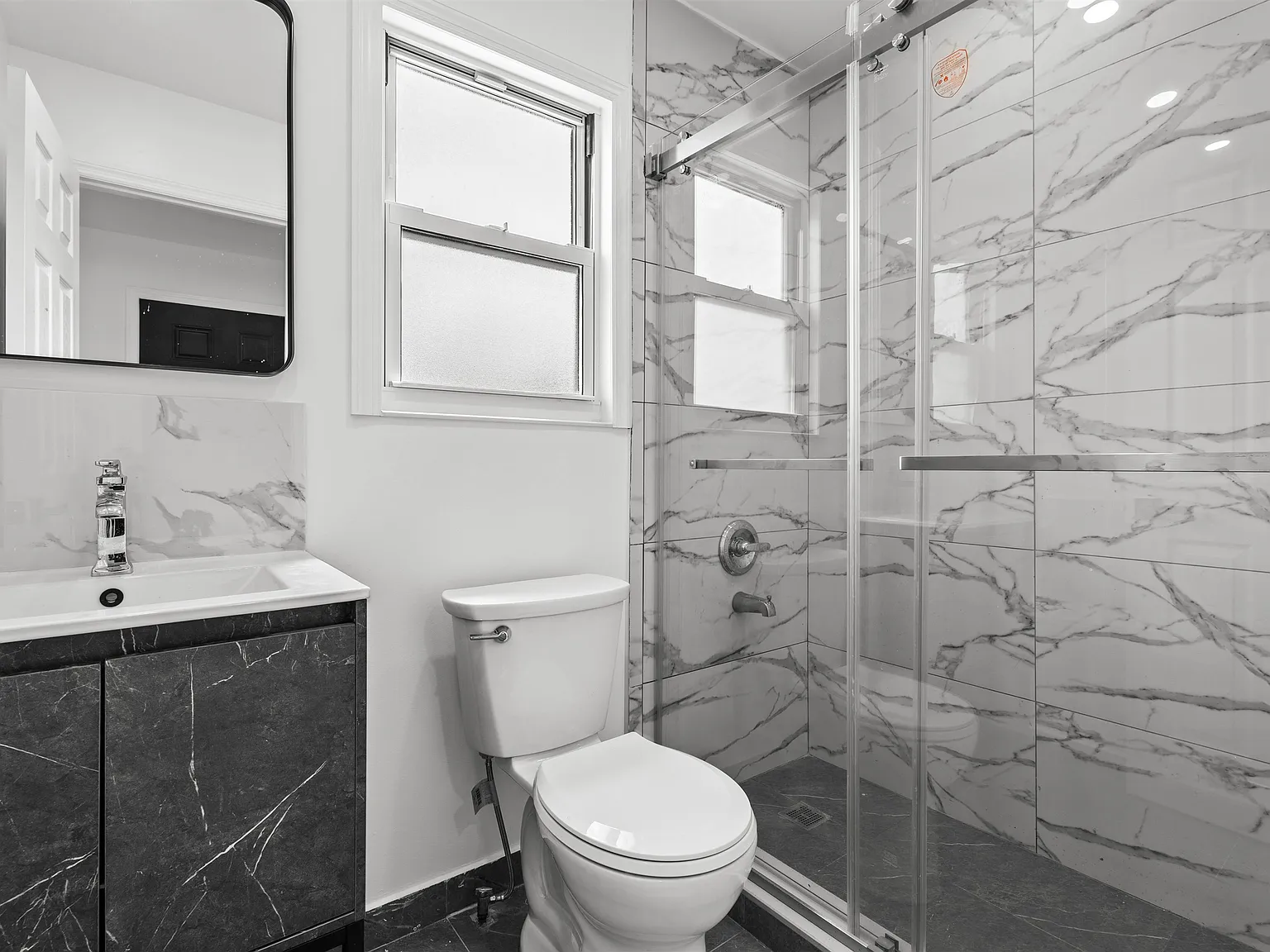 2 bed, 1.0 bath, $2,500 — Photo 4