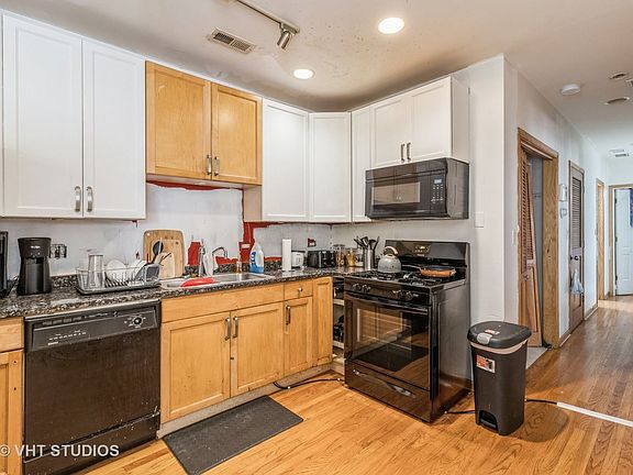 5th image of 3235 W Warren Blvd Unit 2
