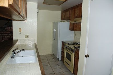 4th image of 1167 W Sierra Madre Ave APT 2