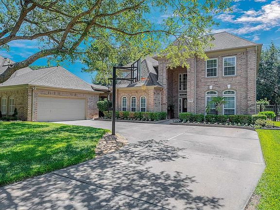 3rd image of 3303 Winding Lake Way