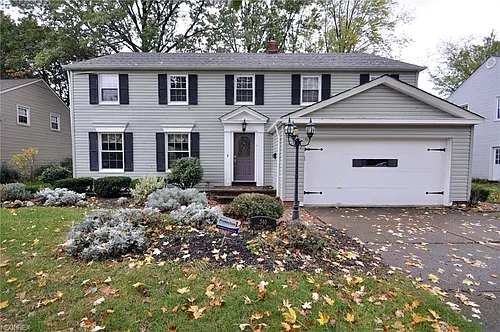 340 Plymouth Dr Photo 1