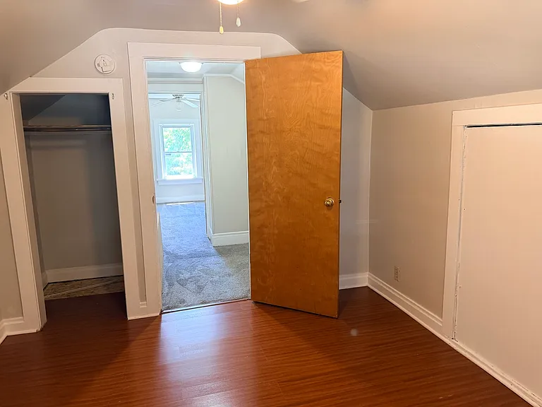 11105 Denny Ave — Photo 21