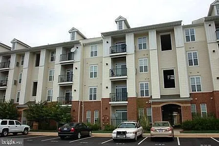 21222 McFadden Sq #310 — Photo 7