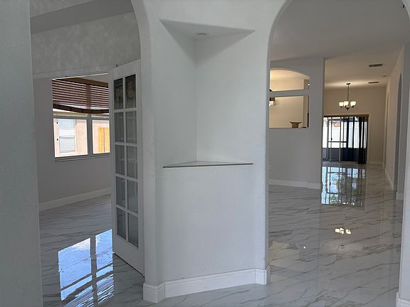 5th image of 1150 Creekview Ct