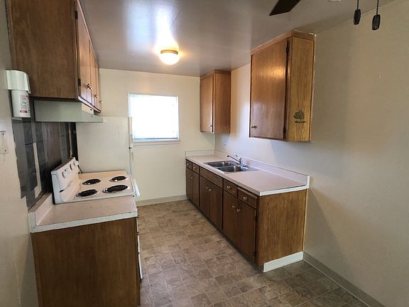 3rd image of 3845 Starview Dr APT 3