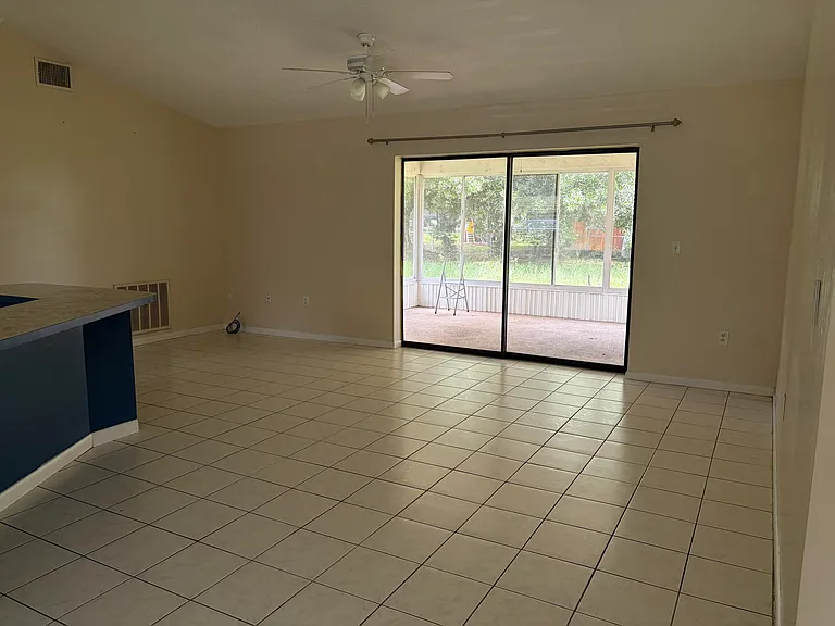 4612 Boabadilla Ave — Photo 7