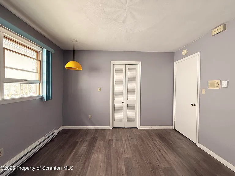 328 Crown Ave — Photo 6