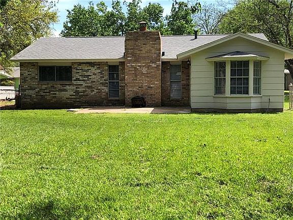 4th image of 1305 E Tucker Blvd