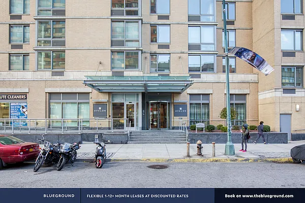 Rented by The Blueground | media 24