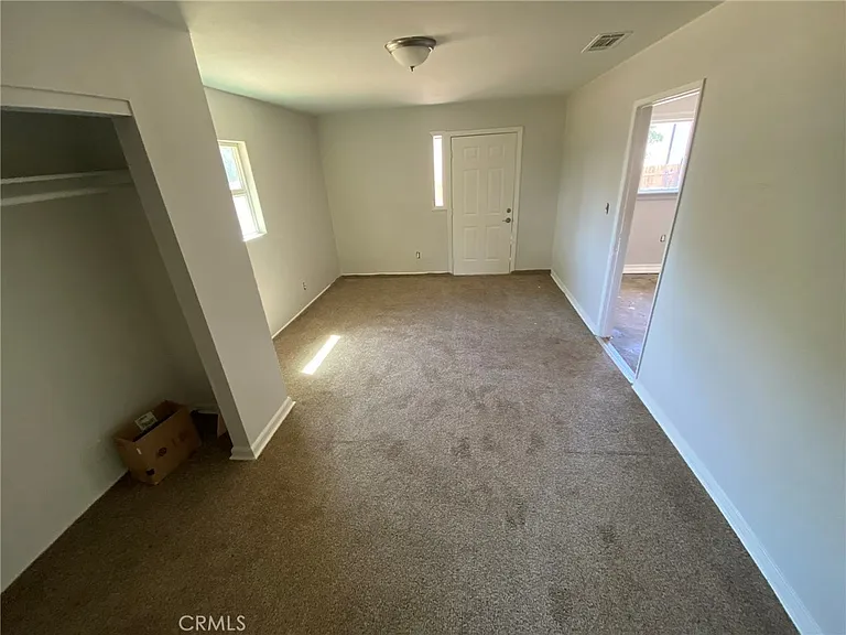 660 N 10th St — Photo 11