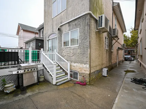 1479 East 32nd Street image 20 of 21