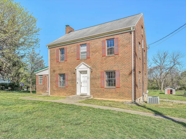 1112 Highland Rd, Salem, VA 24153