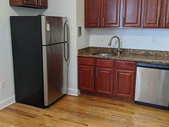 2nd image of 728 W 181st St #4