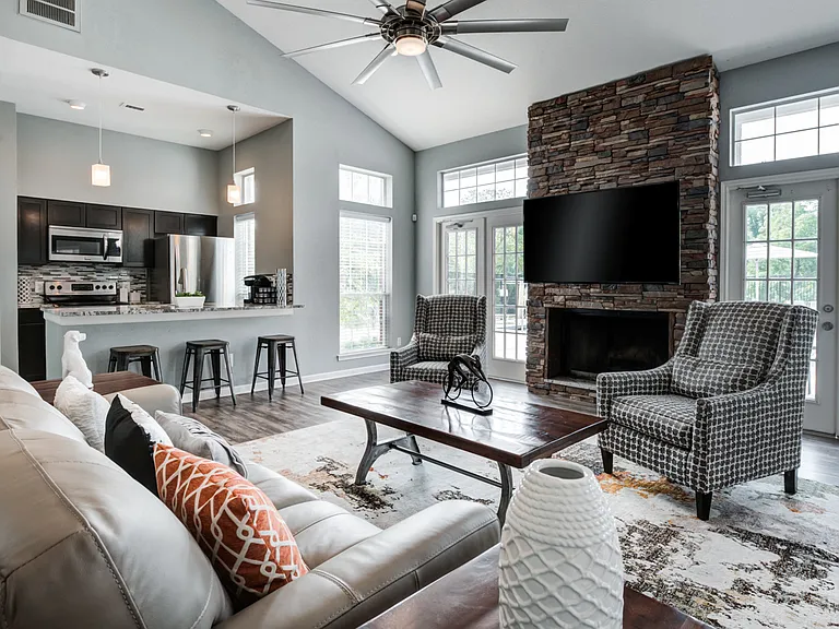 Century Lake Apartment Homes — Photo 10