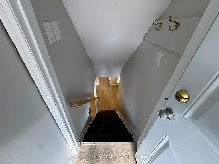 22 Greenwood Ave #LOWER — Photo 3