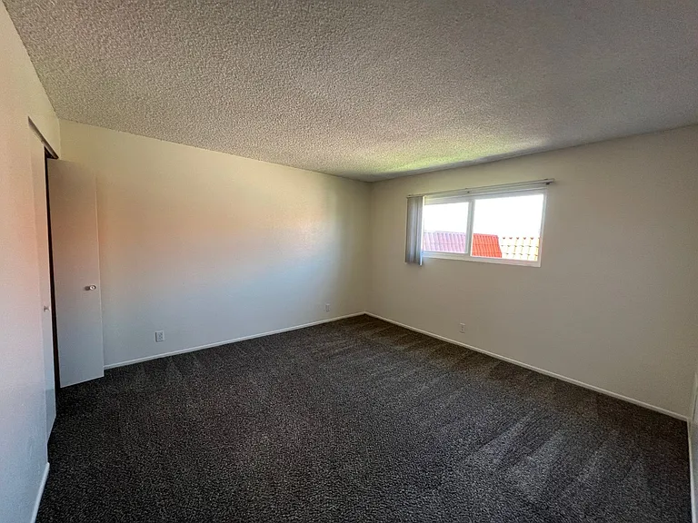 708 E Ruddock St — Photo 13