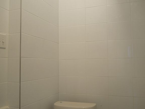 3rd image of 712 E 27th St APT 6A