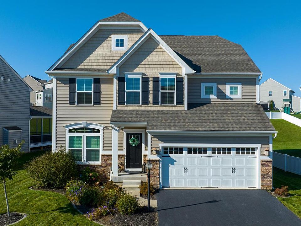 1st image of 1055 Alta Vista Way