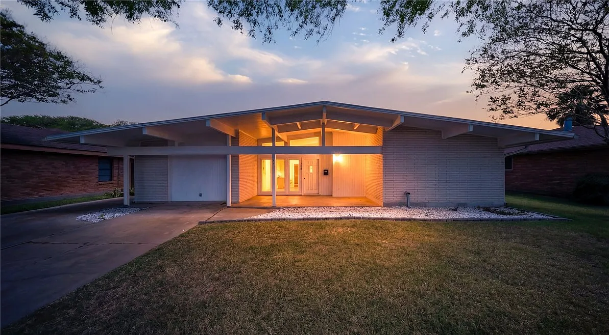 Building Photo - 124 E Janin Cir