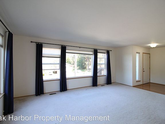 5th image of 304 NW Broadway St