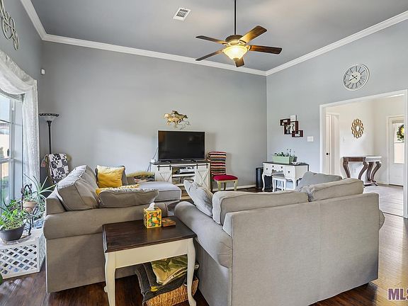 4th image of 36337 Crestway Ave