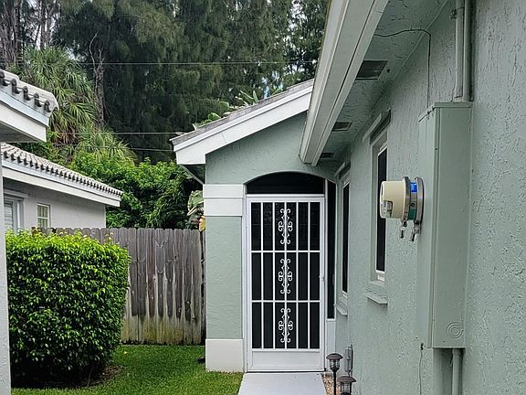 3rd image of 8294 Bermuda Sound Way