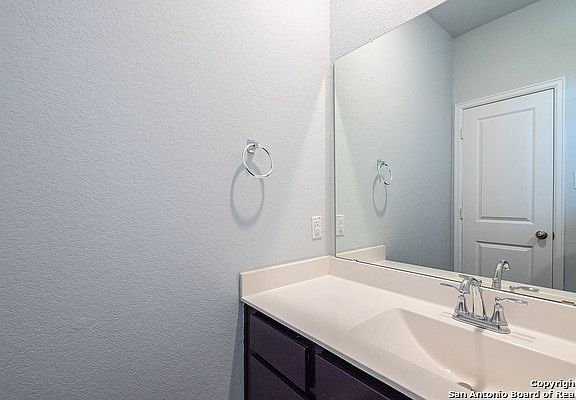 3rd image of 1502 Stony Island Dr