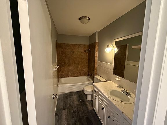 4th image of 503 W Cherry St #B