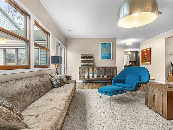 4th image of 3530 Kirkland Ave