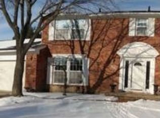 1896 Warbler Ct, Troy, MI 48084