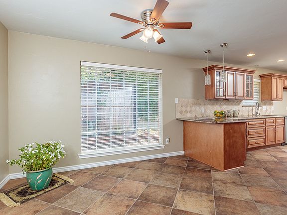 5th image of 1819 Waterwood Dr