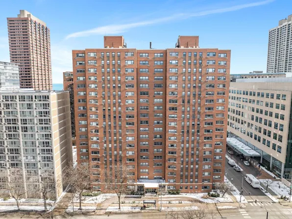 2909 N Sheridan Rd APT 1703, Chicago, IL 60657