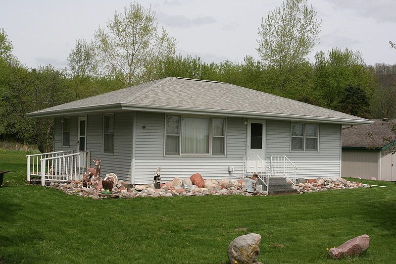 West side
						:
						Well maintained house with extra special landscaping.