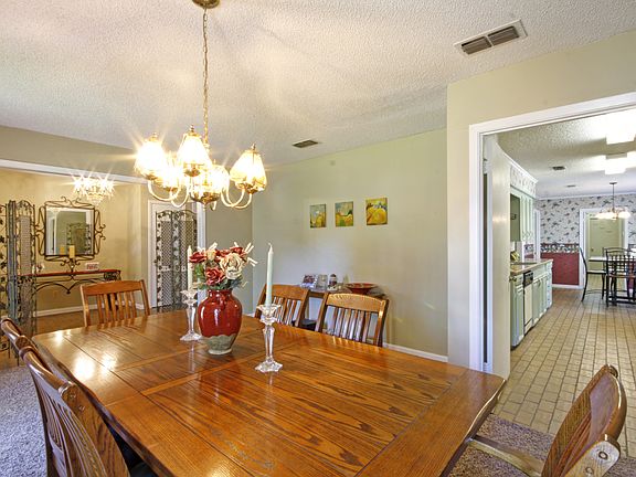 3rd image of 2409 Rollingwood Dr