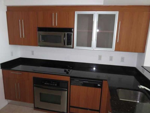 5th image of 325 Biscayne Blvd APT 2215