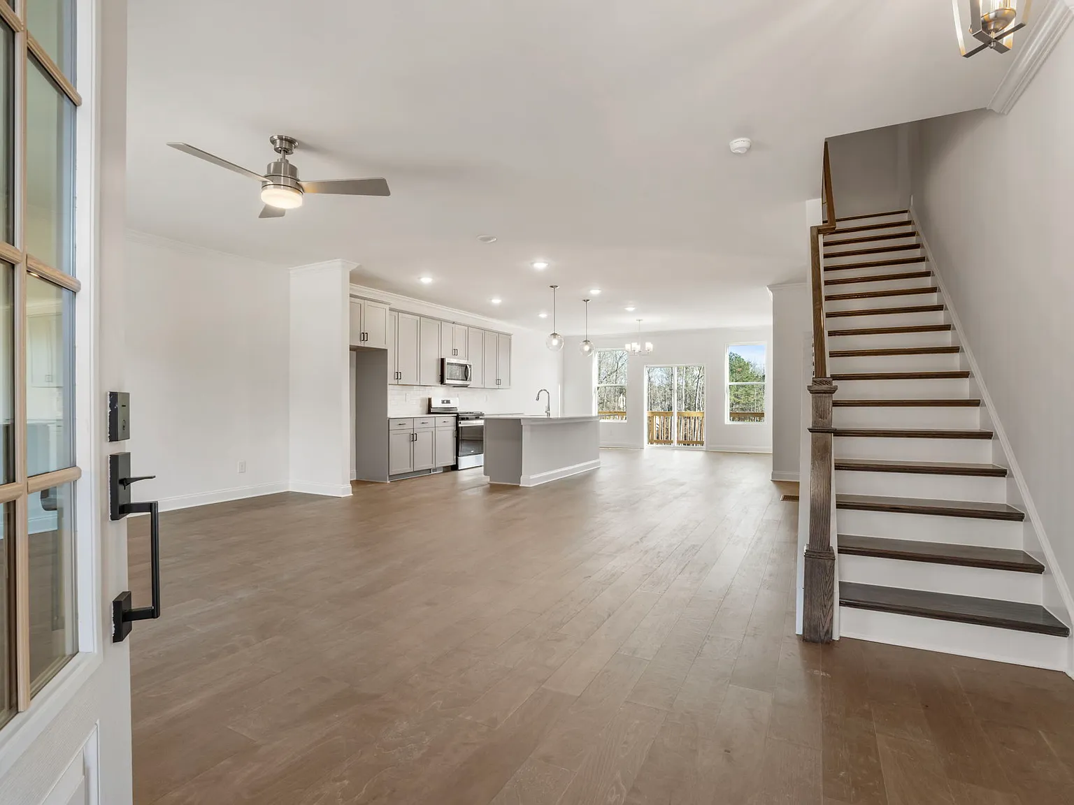 3 bed, 3.5 bath, 1990 sqft, $2,895 — Photo 4