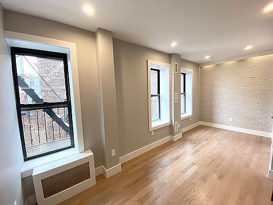 3rd image of 618 W 182nd St #43B