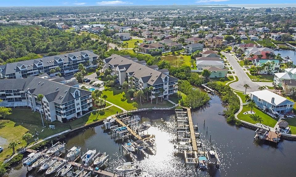 5537 Sea Forest Dr APT 304, New Port Richey, FL 34652 MLS W7859869