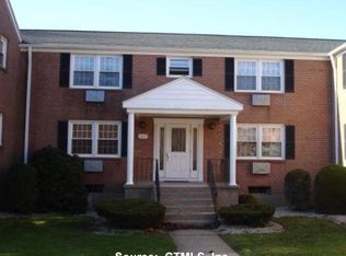 37 Brewster Rd APT D, Glastonbury, CT 06033