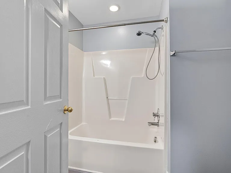 710 N 24th St #2 — Photo 4