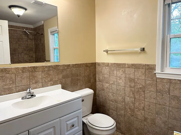 109 Turner St — Photo 9