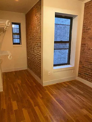 Rented by Tapiro Realty | media 6