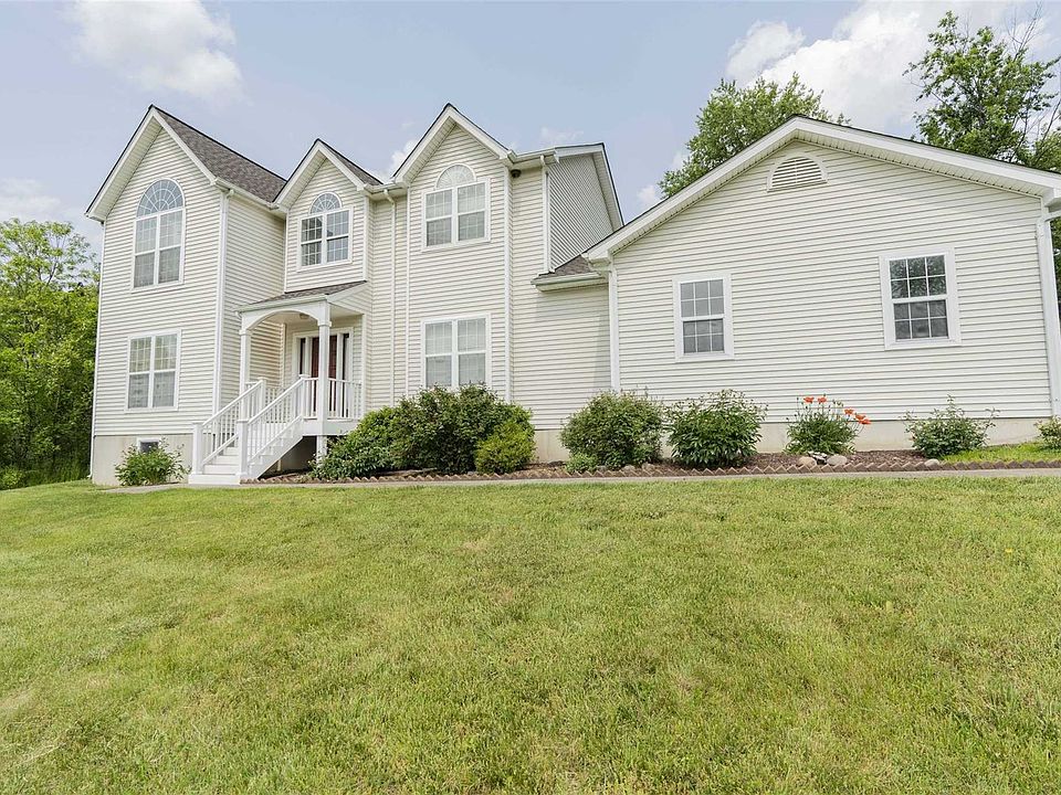 1st image of 19 Hartstone Dr