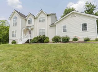 19 Hartstone Dr, Poughkeepsie, NY 12603