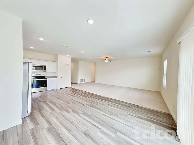 2532 Sanders Creek Dr — Photo 4