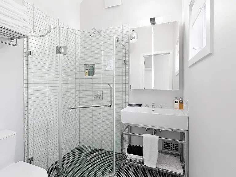 35 Edgemere Dr — Photo 26