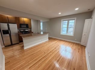 4226 N Whipple St #2S, Chicago, IL 60618