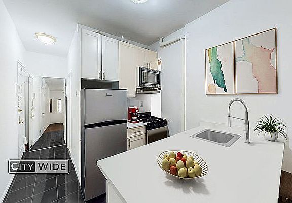 3rd image of 345 E 65th St APT 2C
