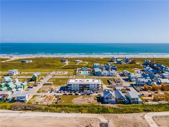 630 Center Sq W #205, Port Aransas, TX 78373